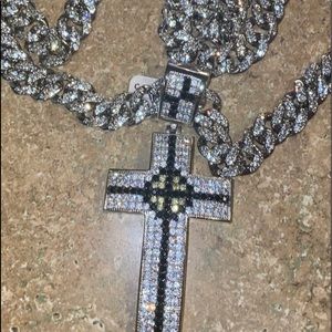 4.5 PAVE ENCRUSTED CZ CROSS WITH CUBAN  CHAIN 30!!